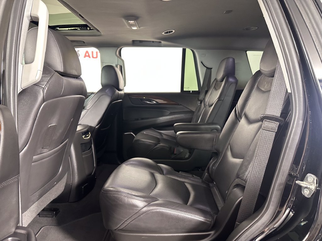 Used 2020 Cadillac Escalade Luxury AWD/4WD image 22