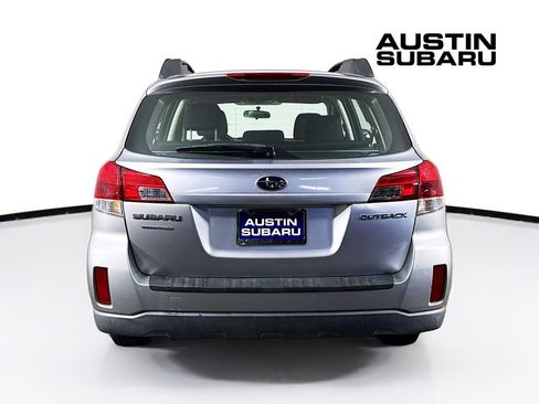 Used 2010 Subaru Outback 2.5i image 6