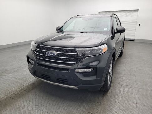 Used 2022 Ford Explorer XLT w/ Equipment Group 202A AWD/4WD image 15