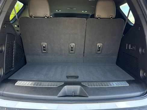 Used 2023 Chevrolet Tahoe Premier RWD image 18