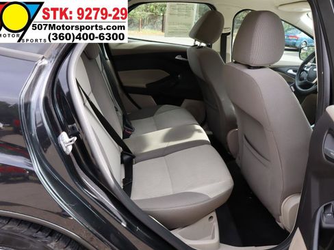 Used 2014 Ford Focus SE w/ SE Winter Package image 17