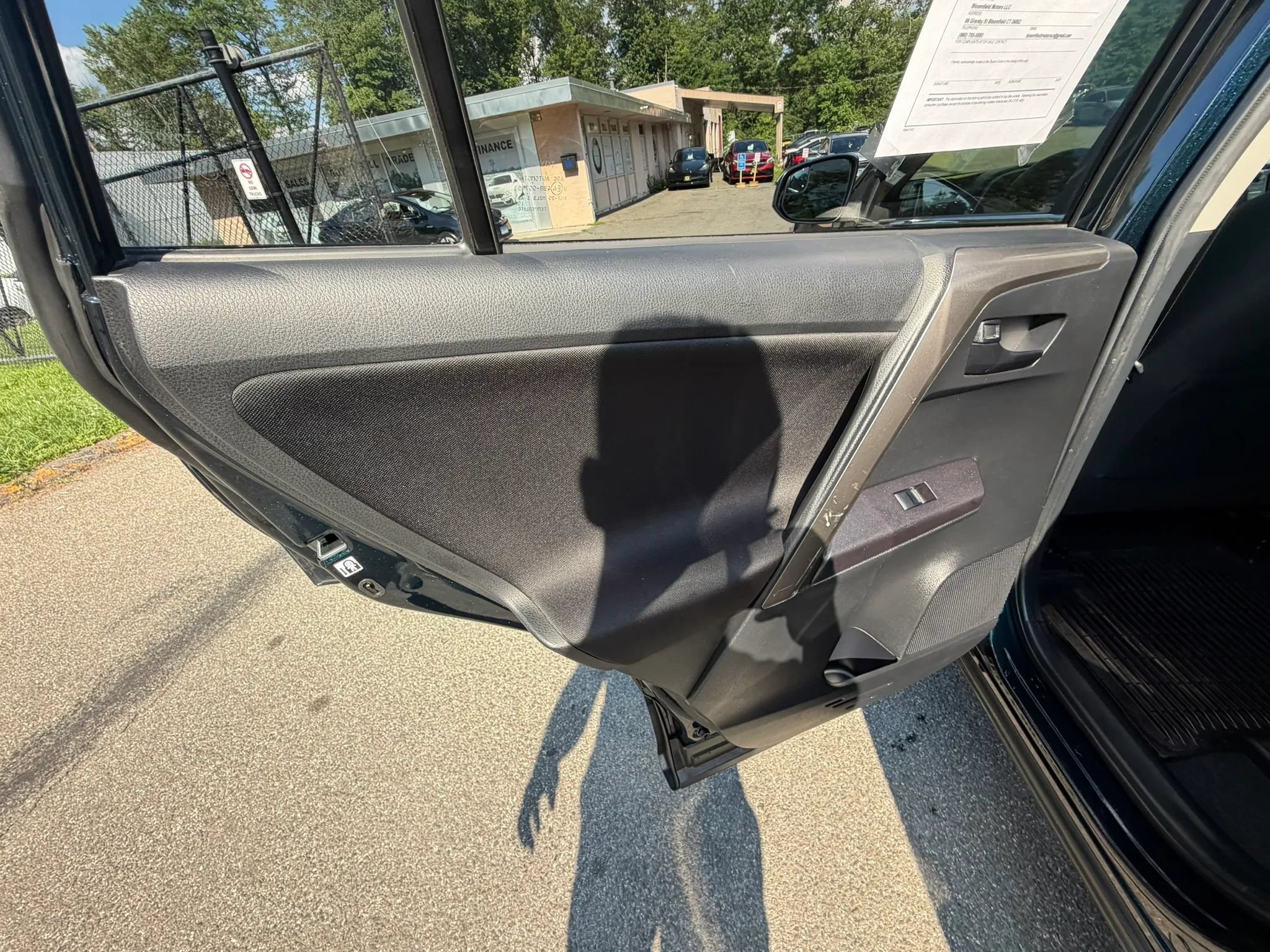 Used 2018 Toyota RAV4 LE w/ All Weather Liner Package AWD/4WD image 20