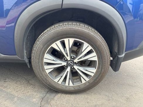 Used 2023 Nissan Rogue SV FWD image 8