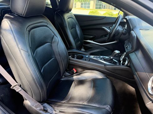 Used 2017 Chevrolet Camaro LT RWD image 37
