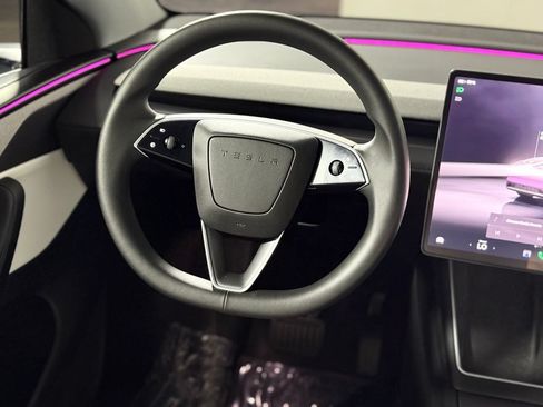 Used 2026 Tesla Model Y 2WD image 13