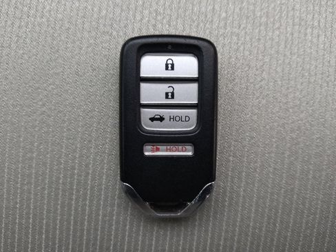 Used 2018 Honda Accord LX image 32