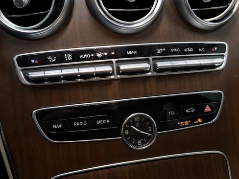 Used 2021 Mercedes-Benz C 300 4MATIC Sedan image 35