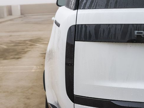 New 2025 Land Rover Range Rover SE image 11