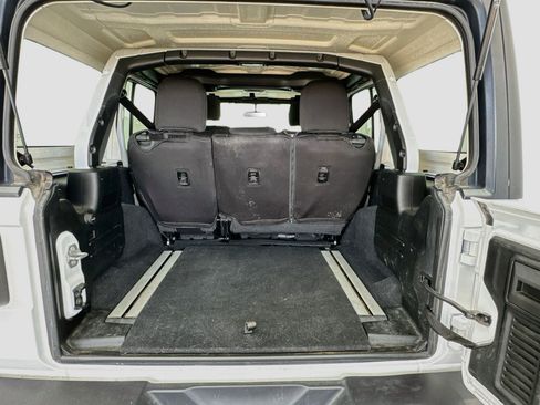 Used 2021 Jeep Wrangler Unlimited Sport AWD/4WD image 17