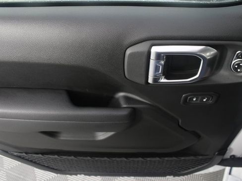 New 2026 Jeep Gladiator Sport image 13