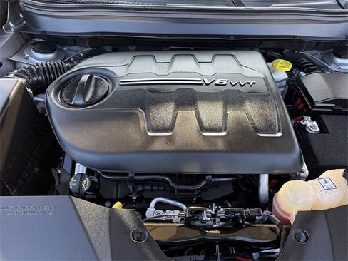 Used 2020 Jeep Cherokee Trailhawk w/ Comfort/Convenience Group image 34