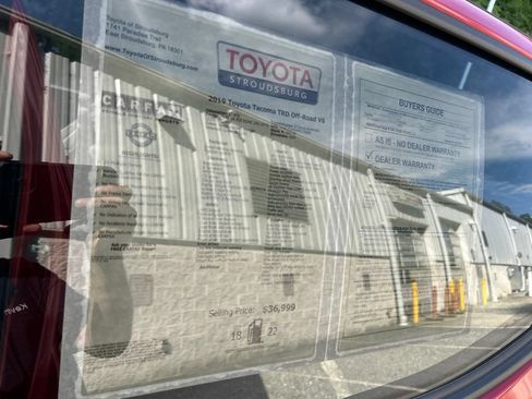 Used 2019 Toyota Tacoma TRD Off-Road AWD/4WD image 29