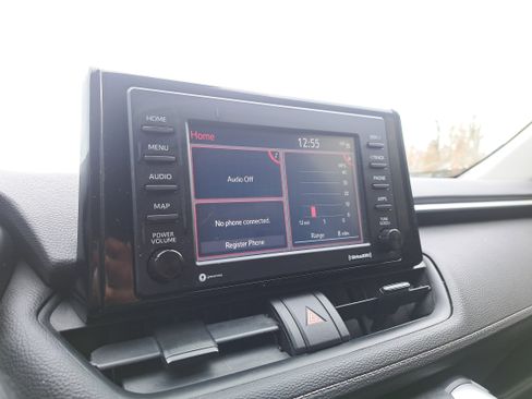 Certified 2020 Toyota RAV4 LE image 20