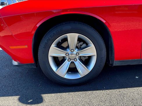 Certified 2022 Dodge Challenger SXT image 8