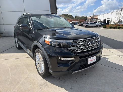 Used 2022 Ford Explorer Limited w/ Limited Technology Package image 1