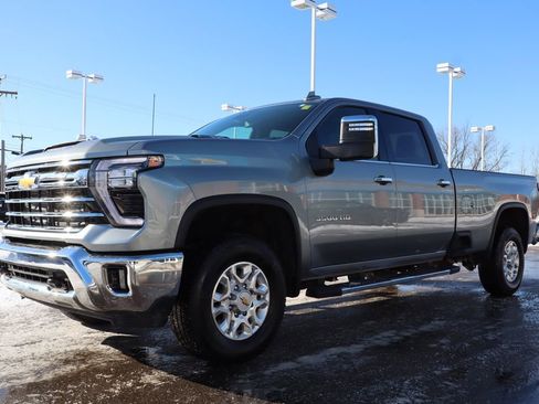 Used 2024 Chevrolet Silverado 3500 LTZ image 10