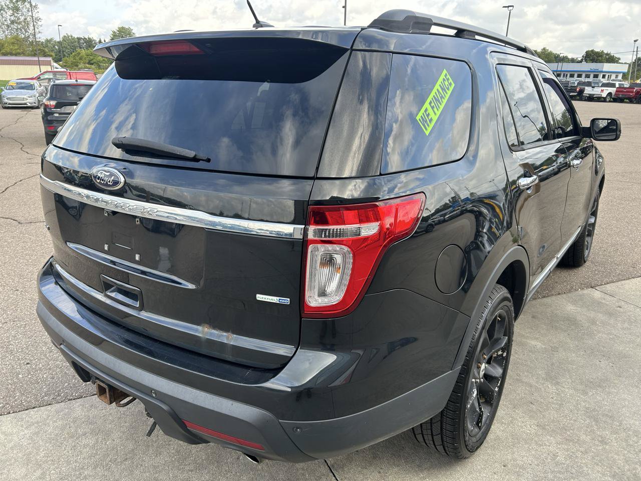 Used 2015 Ford Explorer XLT w/ Equipment Group 202A AWD/4WD image 5