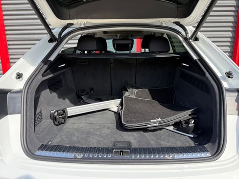 Used 2023 Audi Q8 Premium image 31