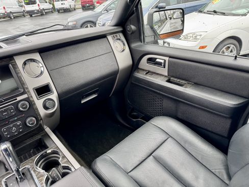 Used 2017 Ford Expedition Limited AWD/4WD image 20