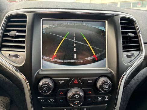 Used 2015 Jeep Grand Cherokee Altitude AWD/4WD image 28