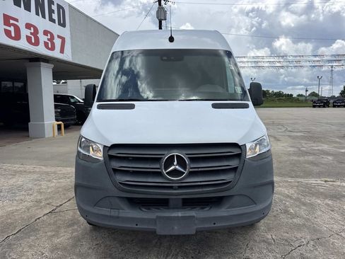 Used 2021 Mercedes-Benz Sprinter 2500 image 7