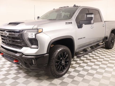 Used 2025 Chevrolet Silverado 2500 LT w/ Trail Boss Package AWD/4WD image 11