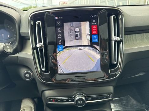 Certified 2025 Volvo XC40 B5 Plus AWD/4WD image 26