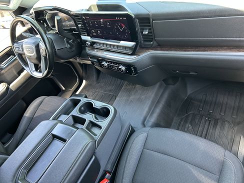 Used 2023 GMC Sierra 1500 SLE AWD/4WD image 10