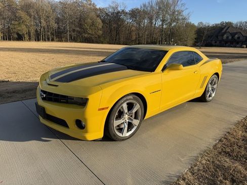 Used 2011 Chevrolet Camaro SS w/ RS Package image 2