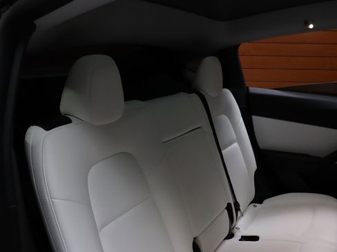 Used 2021 Tesla Model Y Long Range image 69