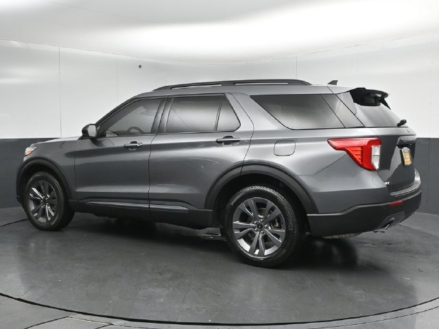 Certified 2023 Ford Explorer XLT w/ Equipment Group 202A AWD/4WD image 5