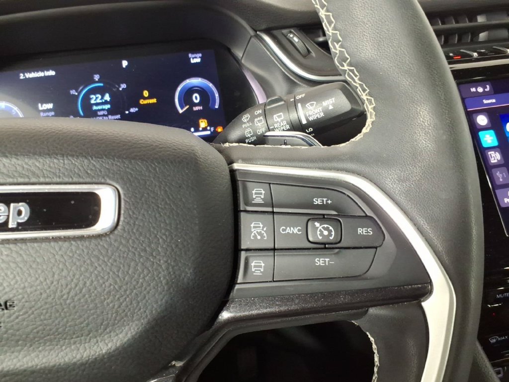 Used 2023 Jeep Grand Cherokee Altitude AWD/4WD image 17