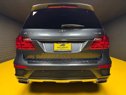 Used 2015 Mercedes-Benz GL 550 4MATIC image 5