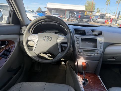 Used 2011 Toyota Camry XLE image 20