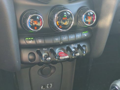 Used 2017 MINI Cooper S image 18