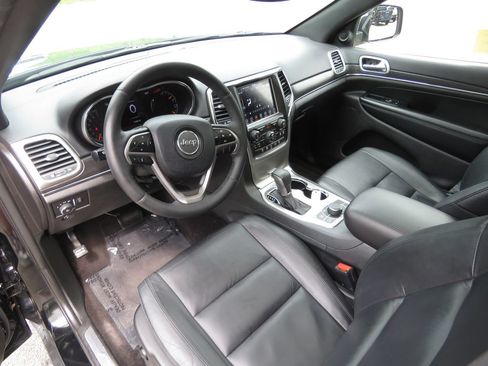 Used 2018 Jeep Grand Cherokee Limited AWD/4WD image 11