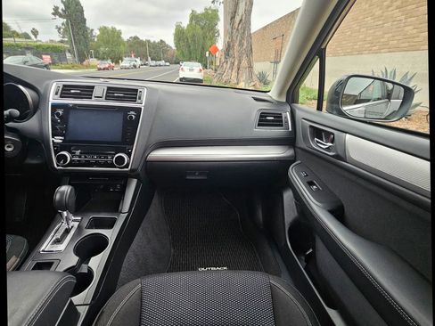 Used 2019 Subaru Outback 2.5i Premium image 26