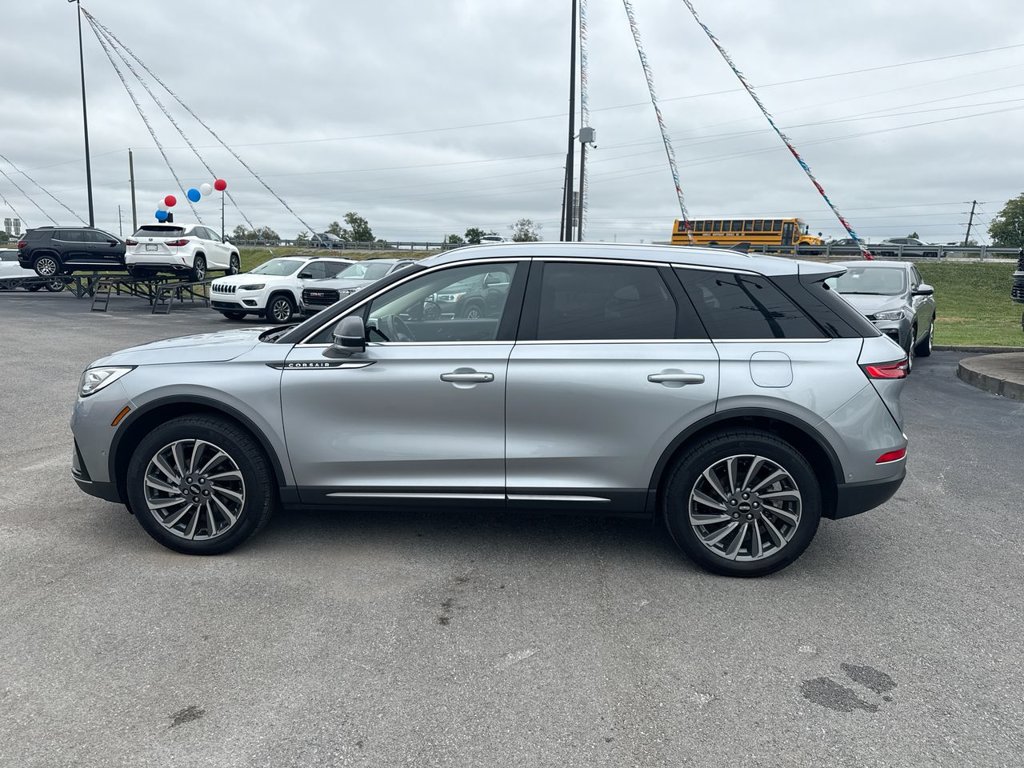 Used 2023 Lincoln Corsair Reserve w/ Equipment Group 202A AWD/4WD image 11