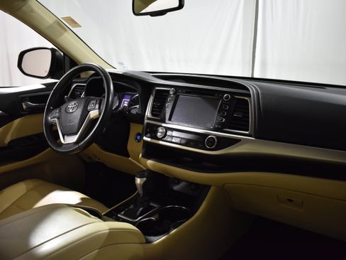 Used 2015 Toyota Highlander XLE image 33