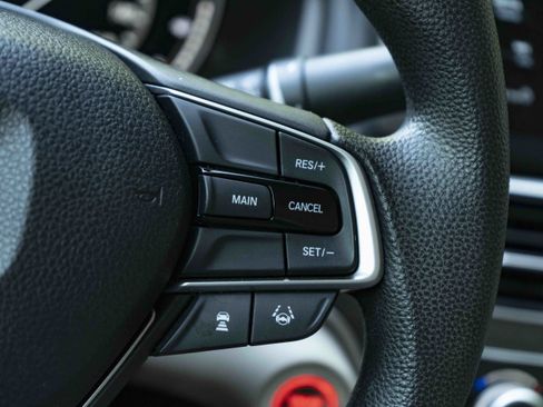 Used 2018 Honda Accord LX image 20
