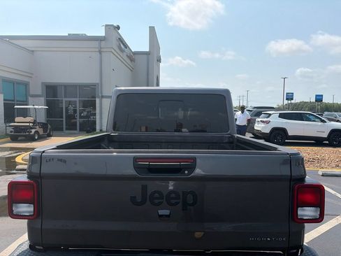 Used 2025 Jeep Gladiator Sport AWD/4WD image 10