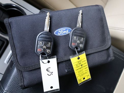 Used 2016 Ford Expedition EL XLT w/ Equipment Group 202A RWD image 28