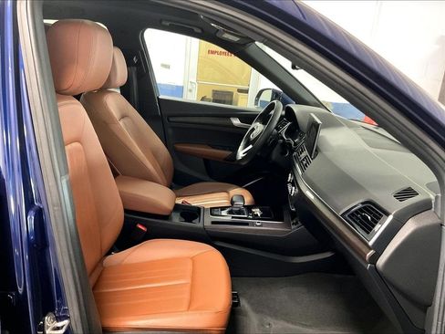Used 2023 Audi Q5 2.0T Premium w/ Convenience Package AWD/4WD image 11