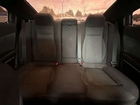 Used 2017 Dodge Charger SE RWD image 16