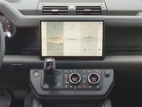 Used 2025 Land Rover Defender 130 Outbound image 30