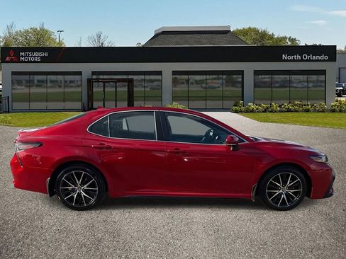 Used 2024 Toyota Camry SE image 7