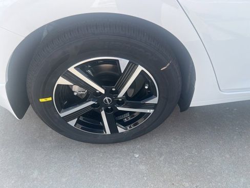 New 2025 Nissan Sentra SV image 4