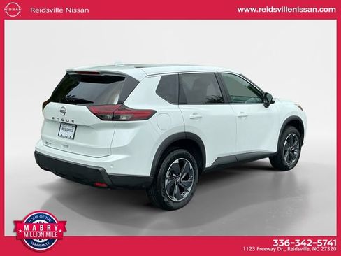 Used 2025 Nissan Rogue SV FWD image 6