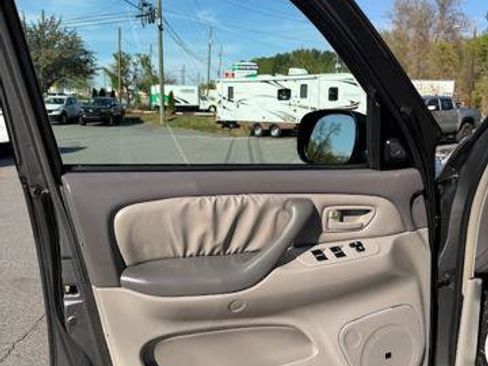 Used 2004 Toyota Tundra Limited image 9