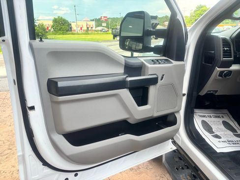 Used 2022 Ford F250 XL w/ Power Equipment Group image 11